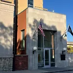 Bright And Modern Studio In Louisville # 108
