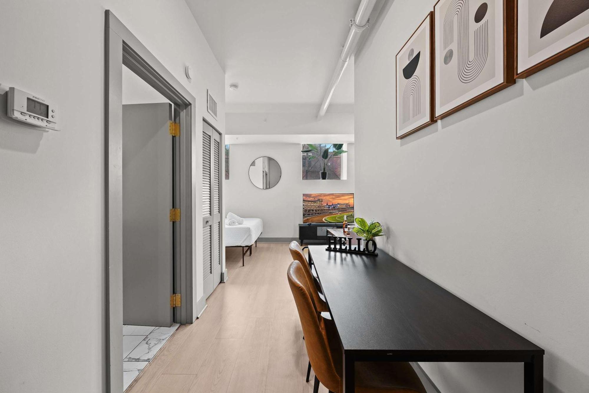 Bright And Modern In # 108 Louisville