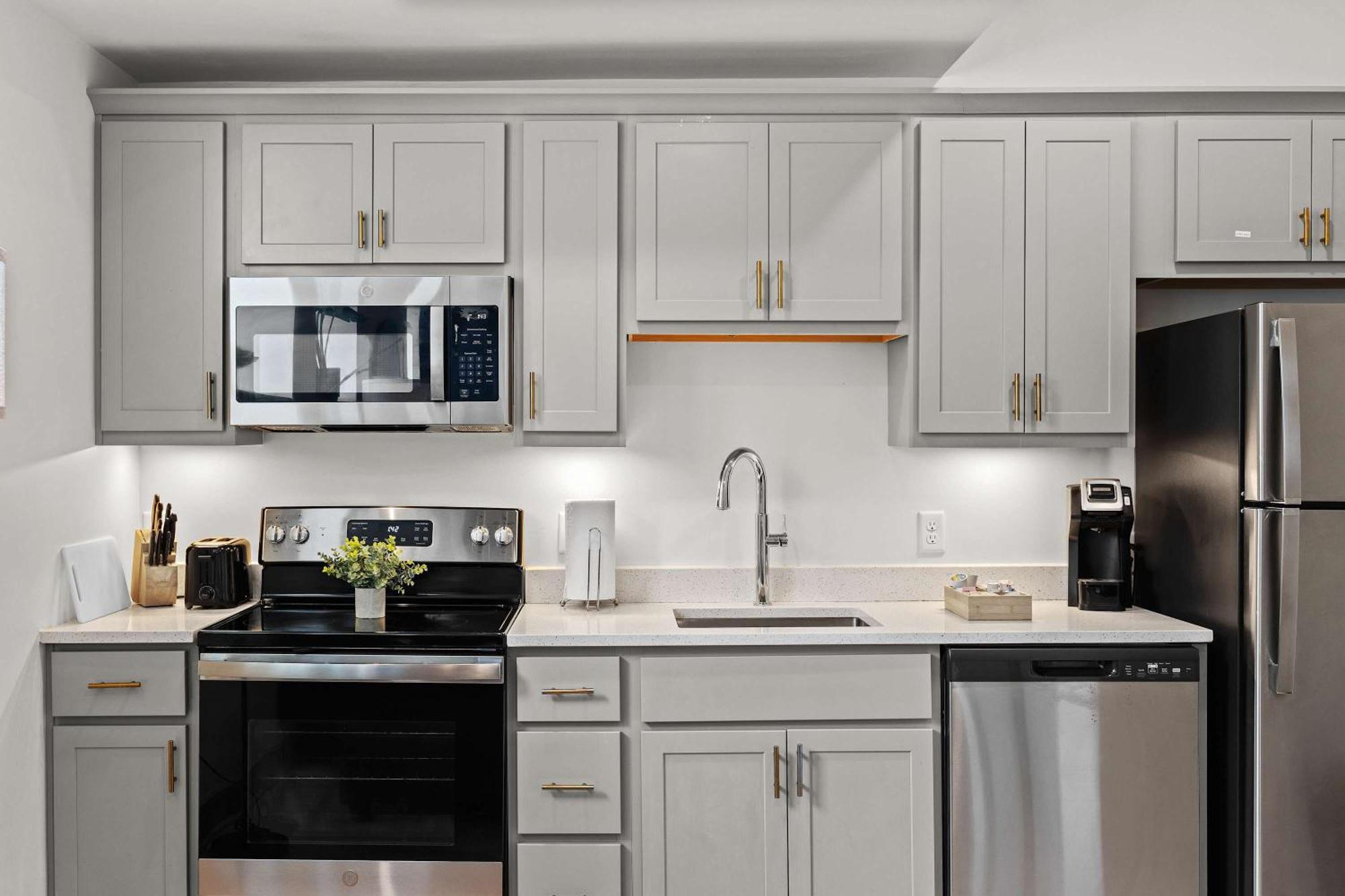 Apartment Bright And Modern In # 108 Louisville
