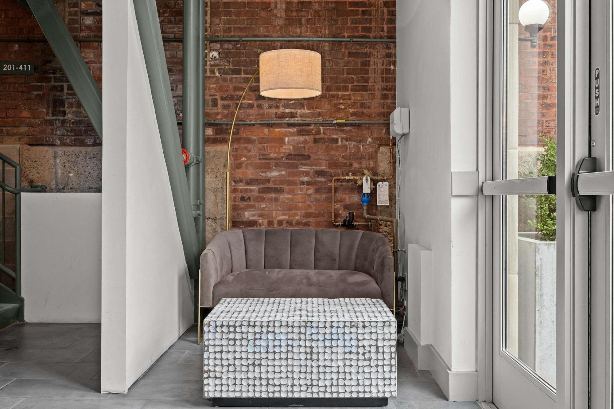 Apartment Bright And Modern In # 108