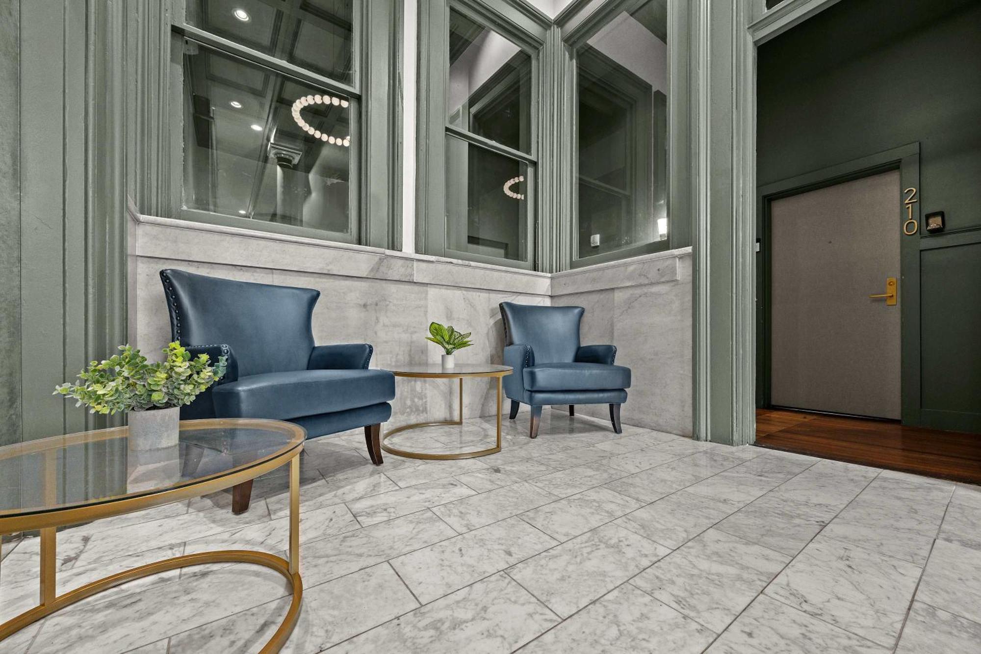 Apartment Bright And Modern In # 108 *
