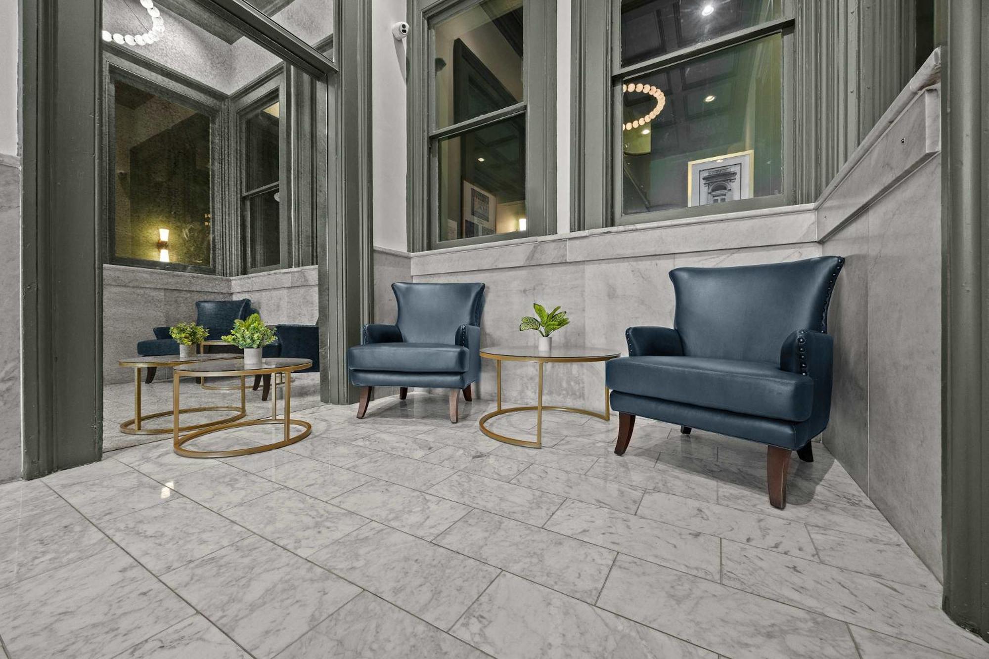 Bright And Modern In # 108 Louisville